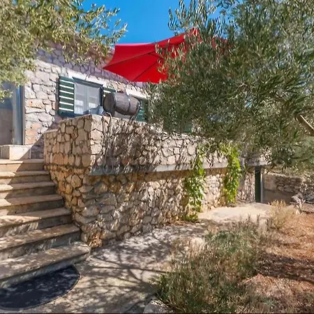 Robizonska Kuca Jure Пашман