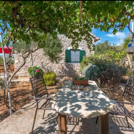 Ferienhaus Robizonska Kuca Jure Pašman